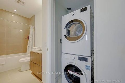Photo 1 at 4406 - 395 Bloor Street E, North St. James Town, Toronto