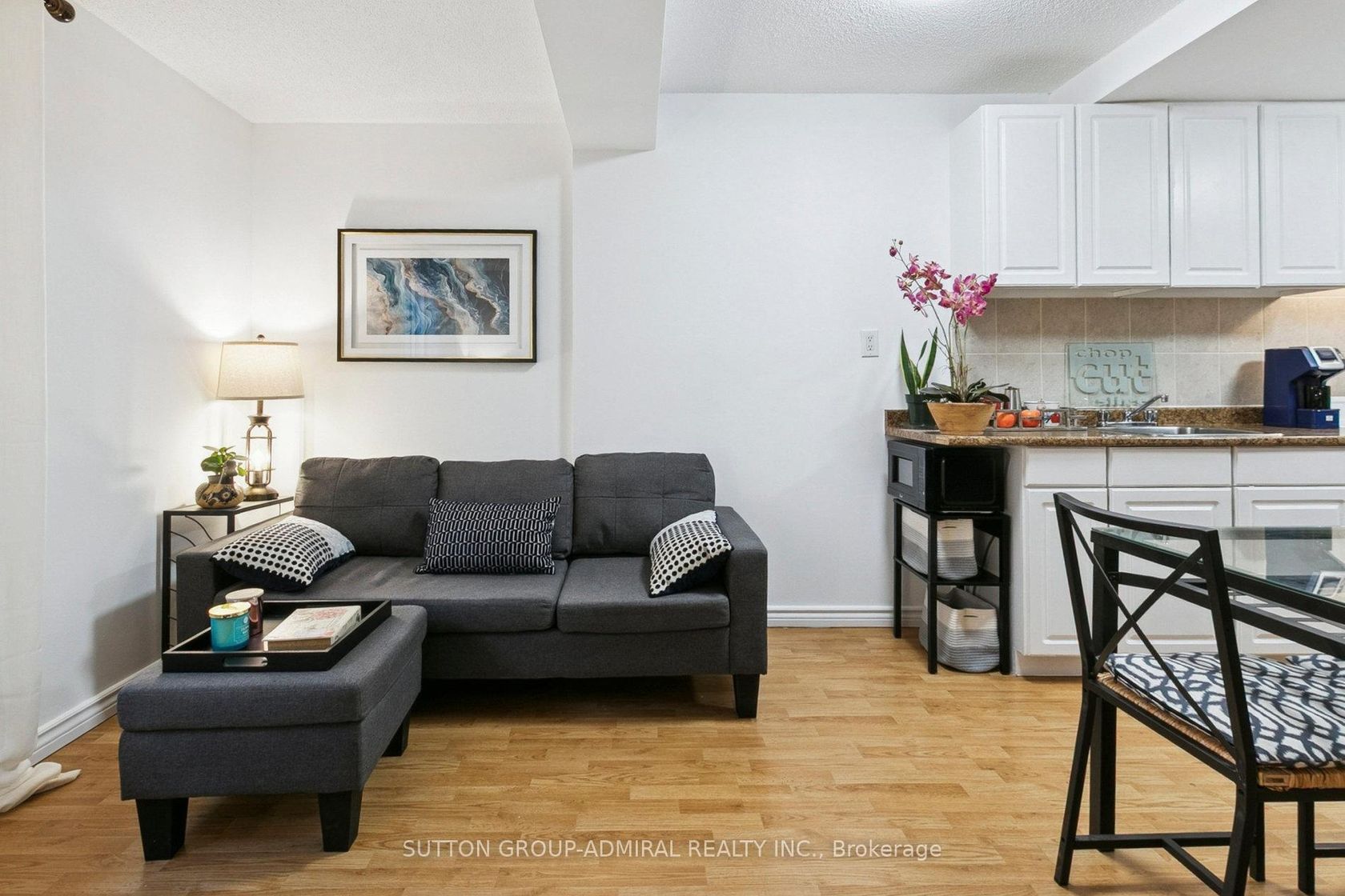 305 - 88 Charles Street, Yonge Corridor, Toronto photo number 2 305 - 88 Charles Street, Yonge Corridor, Toronto photo number 2