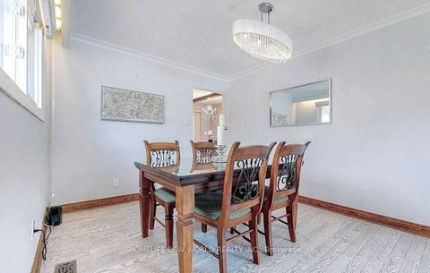 Photo 6 at 58 Marathon Crescent, Newtonbrook West, Toronto