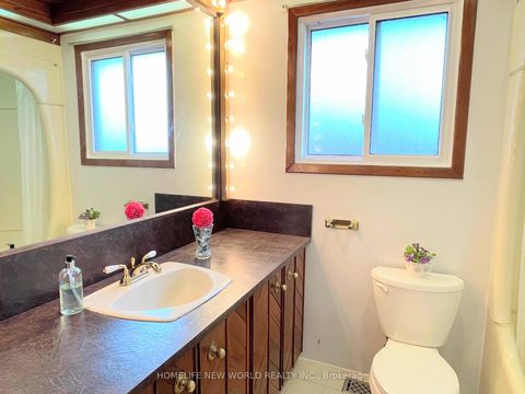 Photo 20 at 58 Marathon Crescent, Newtonbrook West, Toronto