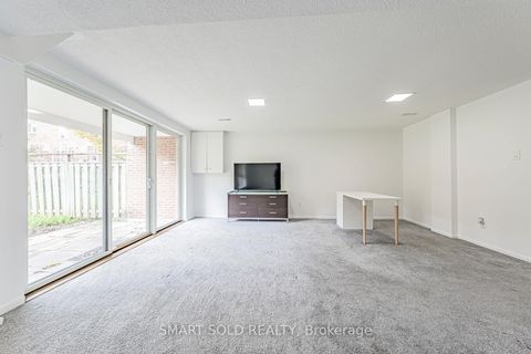 Photo 40 at 26 Anvil Mill Way, Windfields, Toronto