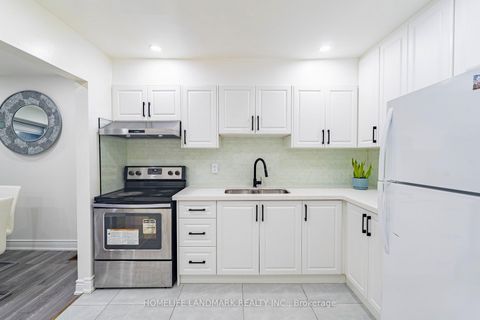 Photo 4 at 314 Sprucewood Court, L'Amoreaux, Toronto