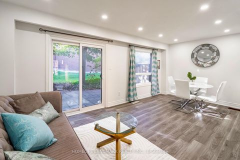Photo 9 at 314 Sprucewood Court, L'Amoreaux, Toronto