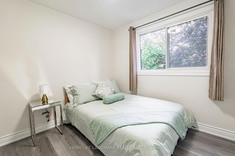 Photo 13 at 314 Sprucewood Court, L'Amoreaux, Toronto