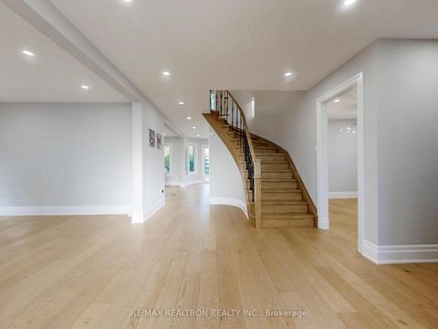 Photo 4 at 19 Timpson Drive, Aurora Highlands, Aurora