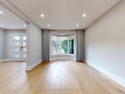 Photo 7 at 19 Timpson Drive, Aurora Highlands, Aurora