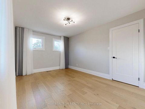 Photo 31 at 19 Timpson Drive, Aurora Highlands, Aurora