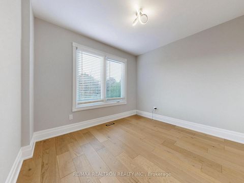 Photo 33 at 19 Timpson Drive, Aurora Highlands, Aurora