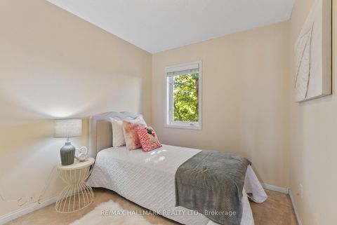 Photo 13 at 16 - 6400 Lawrence Avenue E, Rouge E10, Toronto