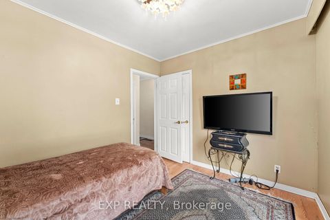 Photo 14 at 31 Patrick Drive, Aurora Highlands, Aurora