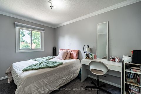 Photo 7 at 45 Weatherup Crescent, West Bayfield, Barrie