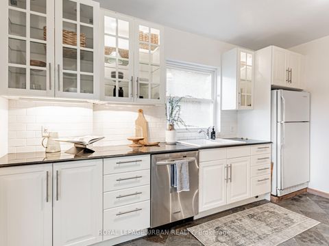 Photo 10 at 105 Sussex Avenue, University, Toronto Photo 10 at 105 Sussex Avenue, University, Toronto