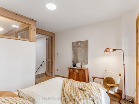 Photo 14 at 105 Sussex Avenue, University, Toronto