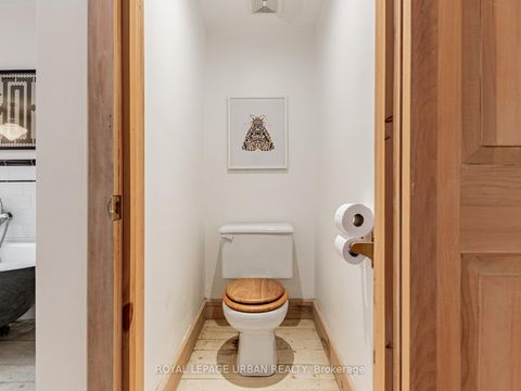 Photo 16 at 105 Sussex Avenue, University, Toronto Photo 16 at 105 Sussex Avenue, University, Toronto