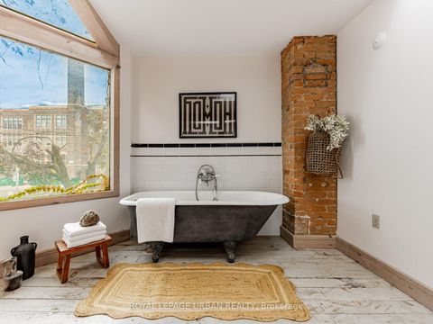 Photo 18 at 105 Sussex Avenue, University, Toronto