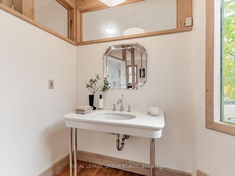 Photo 19 at 105 Sussex Avenue, University, Toronto
