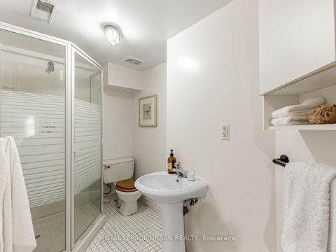 Photo 29 at 105 Sussex Avenue, University, Toronto