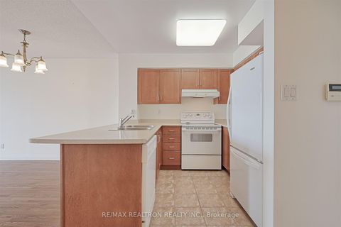 Photo 8 at 510 - 19 Northern Heights Drive, Langstaff, Richmond Hill