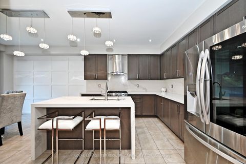 Photo 15 at 14 Beaconsfield Drive, Kleinburg, Vaughan