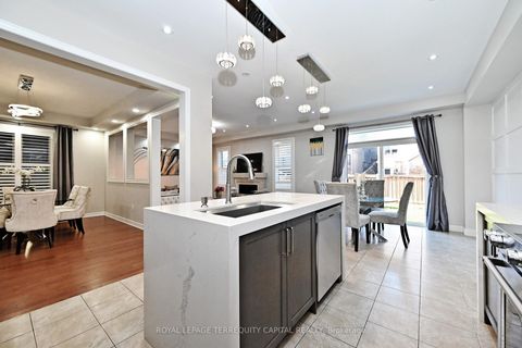 Photo 16 at 14 Beaconsfield Drive, Kleinburg, Vaughan