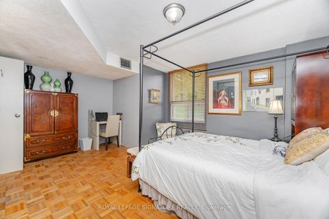 Photo 14 at 303 - 10 Edgecliff Golfway, Flemingdon Park, Toronto