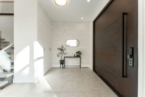 Photo 2 at 462 Southland Crescent, WO West, Oakville