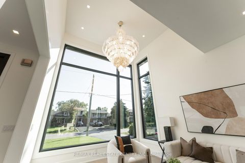 Photo 7 at 462 Southland Crescent, WO West, Oakville