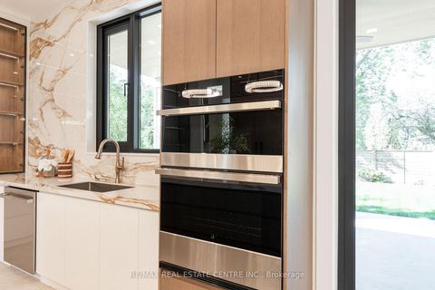 Photo 18 at 462 Southland Crescent, WO West, Oakville