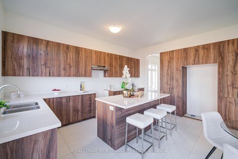 Photo 20 at 18 Shadyridge Street, King City, King