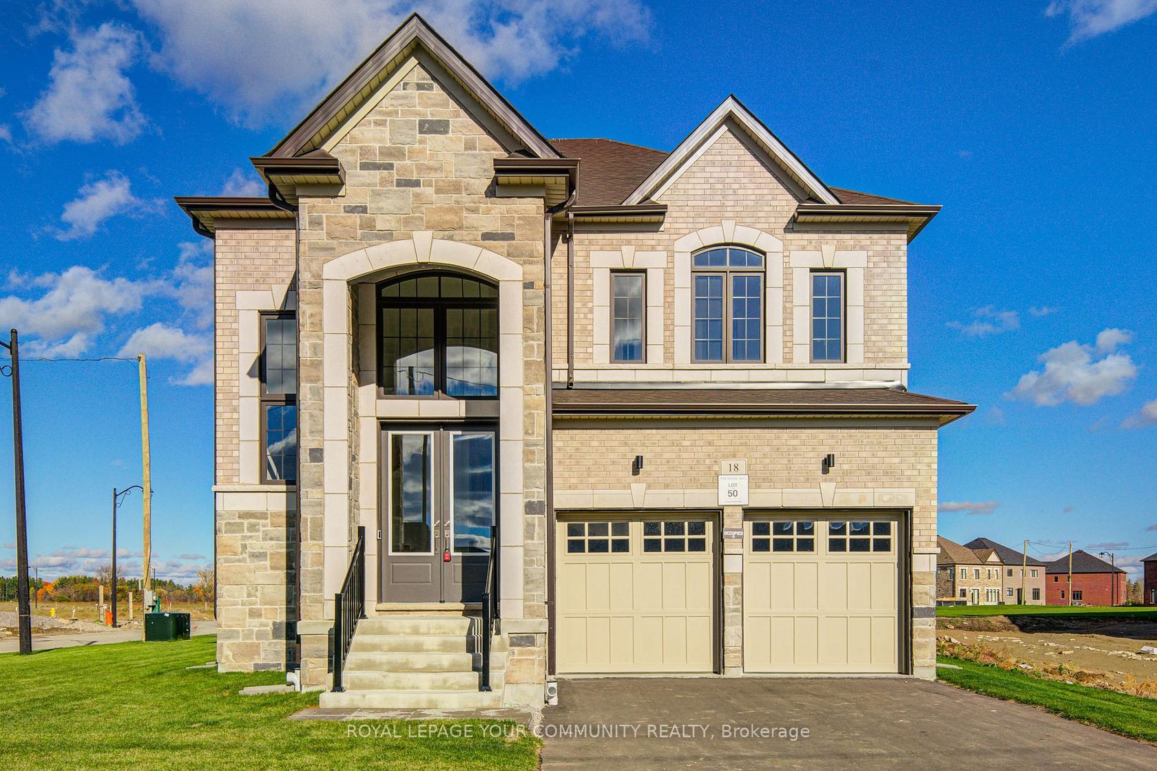 18 Shadyridge Street, King City, King photo number 2