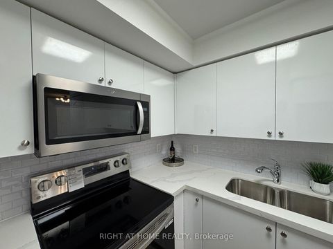 Photo 20 at 1509 - 880 Grandview Way, Willowdale East, Toronto