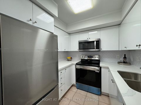 Photo 22 at 1509 - 880 Grandview Way, Willowdale East, Toronto