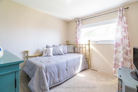 Photo 22 at 21 Hawthorne Drive, Rural Innisfil, Innisfil