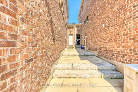 Photo 48 at 18 - 3129 Riverpath Common, GO Glenorchy, Oakville