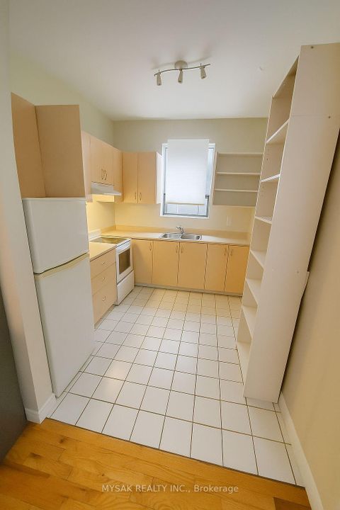 Photo 4 at 50-52 Dundonald Street, Yonge Corridor, Toronto