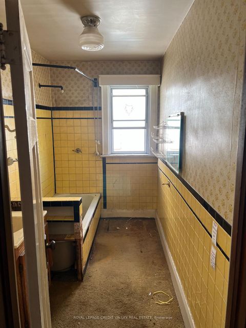 Photo 2 at 12 Stanhope Avenue, Broadview North, Toronto