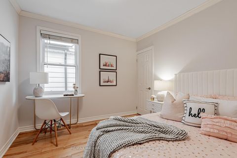Photo 12 at 402 Milverton Boulevard, Danforth, Toronto
