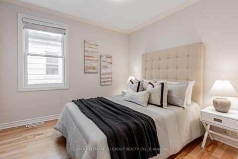 Photo 13 at 402 Milverton Boulevard, Danforth, Toronto