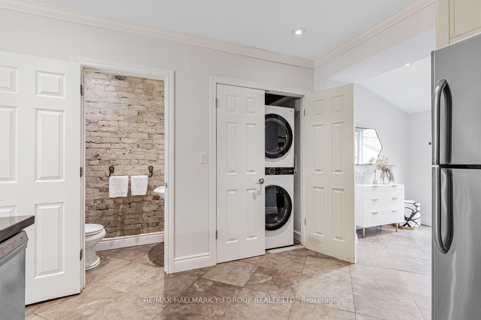 Photo 9 at 402 Milverton Boulevard, Danforth, Toronto Photo 9 at 402 Milverton Boulevard, Danforth, Toronto