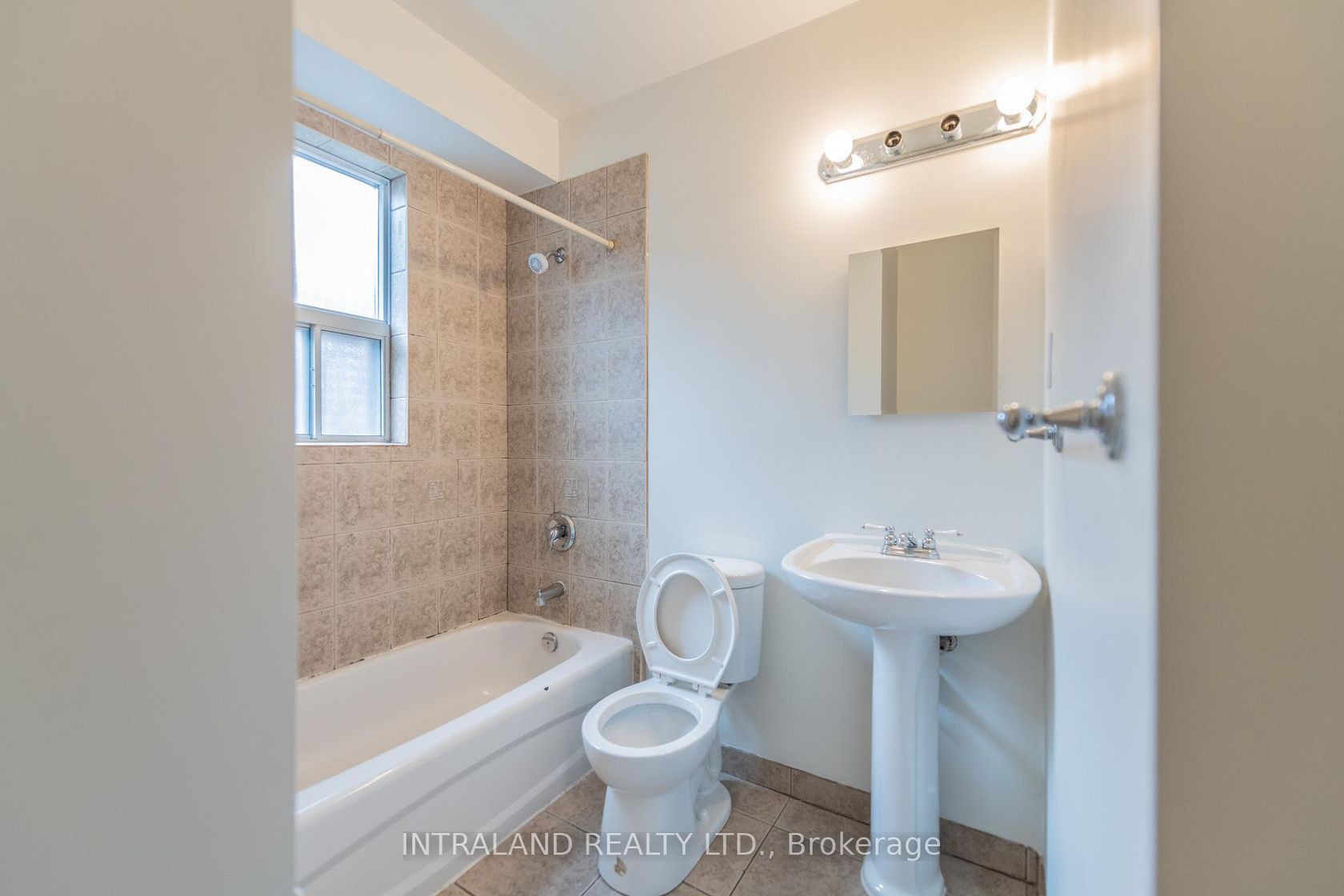 Photo 10 at 1005 Bathurst Street, Annex, Toronto Photo 10 at 1005 Bathurst Street, Annex, Toronto