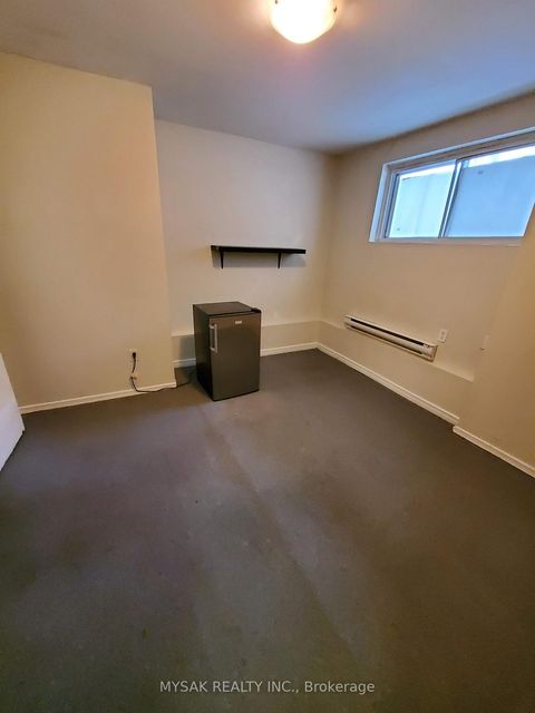 Photo 2 at 52 Dundonald Street, Yonge Corridor, Toronto