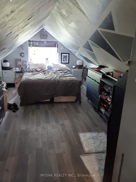 Photo 4 at 52 Dundonald Street, Yonge Corridor, Toronto