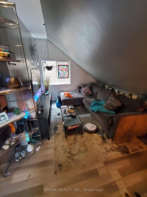 Photo 5 at 52 Dundonald Street, Yonge Corridor, Toronto