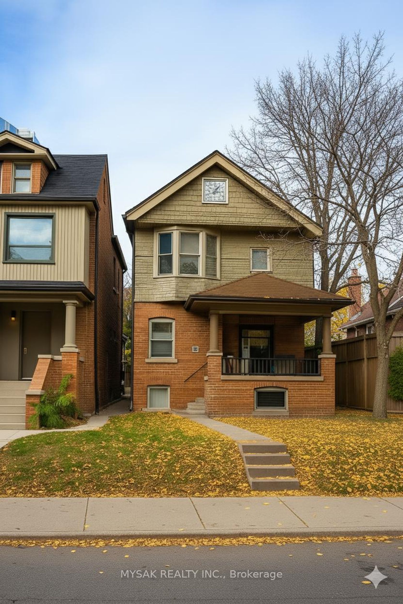 52 Dundonald Street, Yonge Corridor, Toronto by Loree Meneguzzi Real Estate 52 Dundonald Street, Yonge Corridor, Toronto