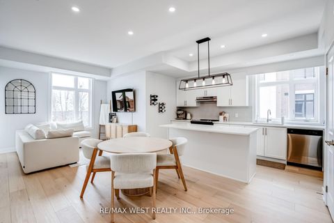 Photo 4 at 223 - 9570 Islington Avenue, Sonoma Heights, Vaughan