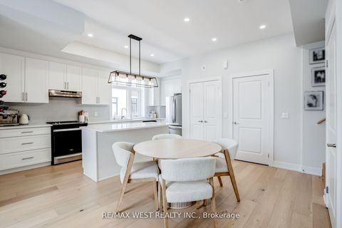 Photo 6 at 223 - 9570 Islington Avenue, Sonoma Heights, Vaughan