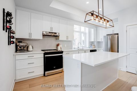 Photo 7 at 223 - 9570 Islington Avenue, Sonoma Heights, Vaughan