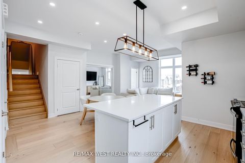 Photo 11 at 223 - 9570 Islington Avenue, Sonoma Heights, Vaughan