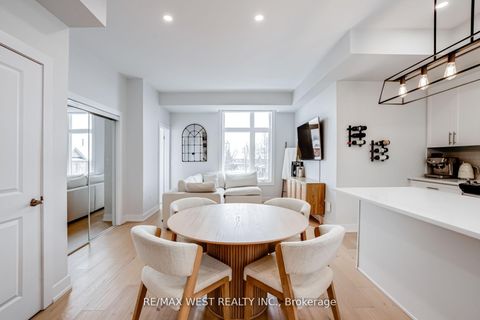 Photo 12 at 223 - 9570 Islington Avenue, Sonoma Heights, Vaughan