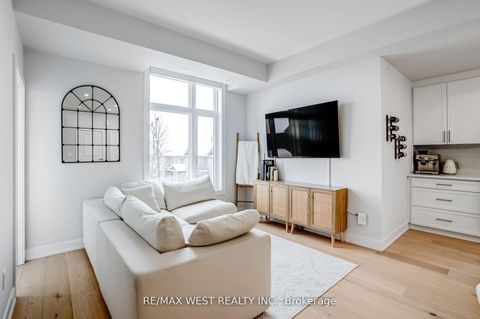 Photo 13 at 223 - 9570 Islington Avenue, Sonoma Heights, Vaughan